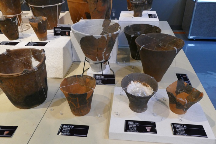 縄文後期の土器の展示