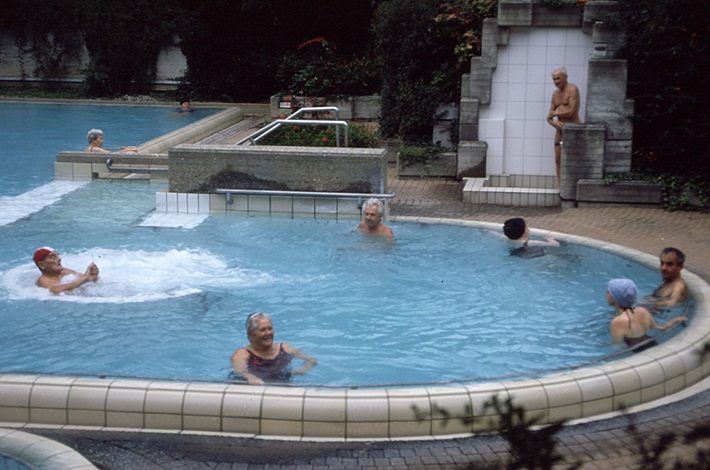 ホテル・ベーレナホフの屋外の温泉プール