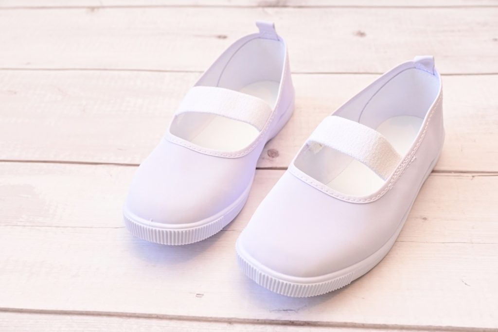 子どもの靴の選び方、買い替えのタイミングは？靴の専門家が解説！