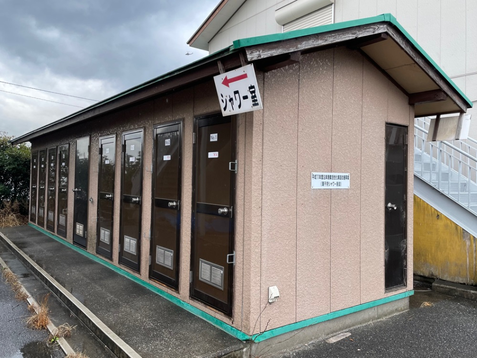 木更津海岸の潮干狩り場のシャワー室
