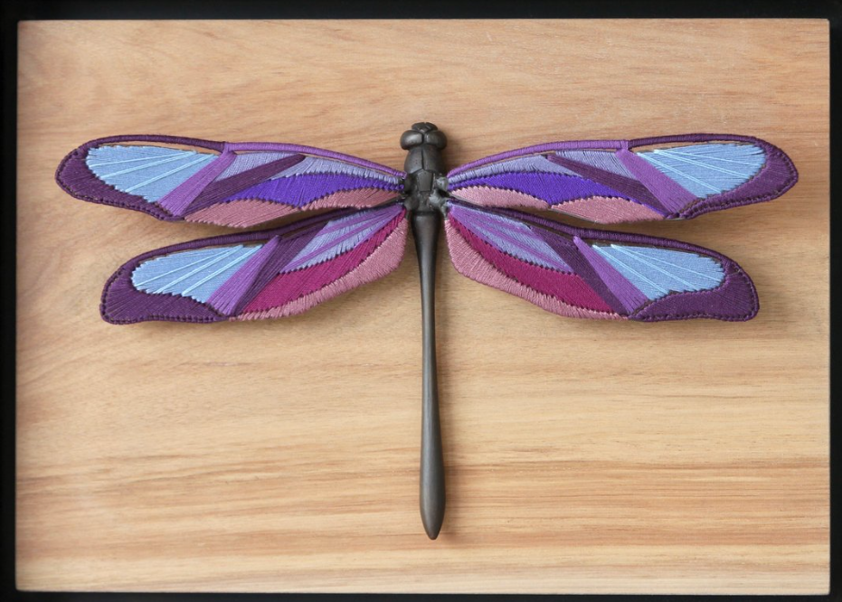 三木瑛子さん作「Lights of Life -Dragonfly-」