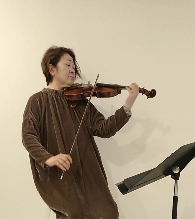 バイオリニスト樋口奈穂美さん