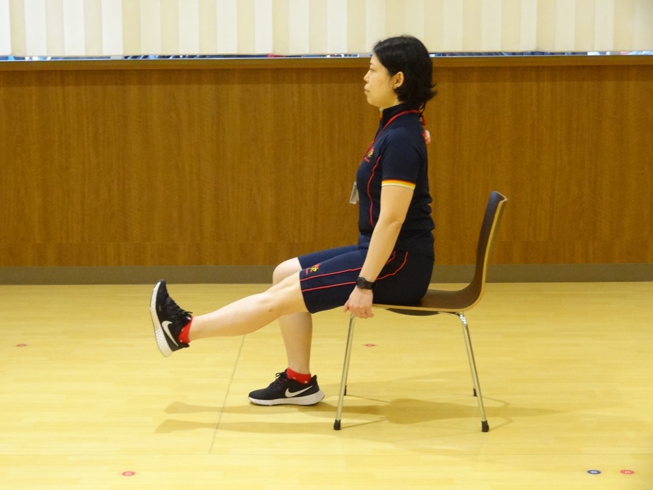 椅子スクワット