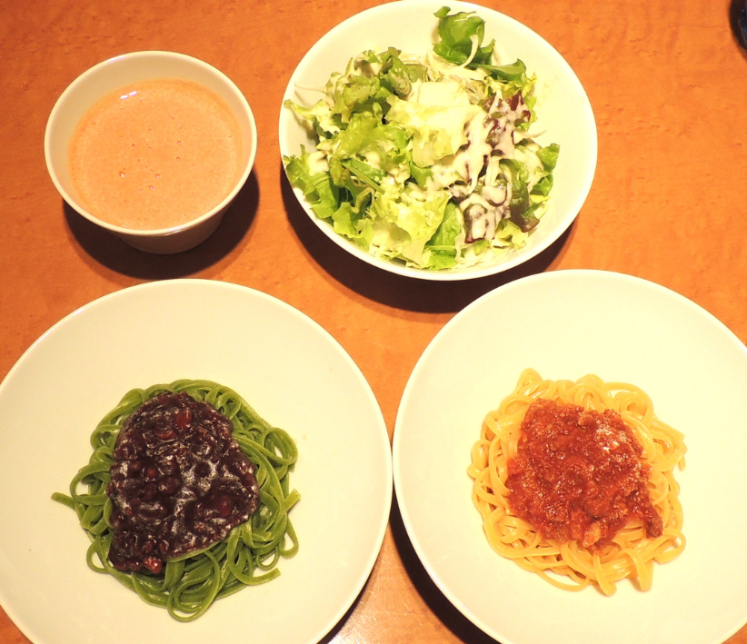 小松菜パスタと人参パスタ