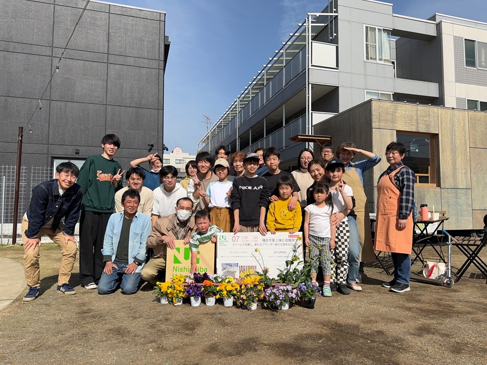 イベントに参加した皆さんと松浦准教授（後列左）、前原さん（前列左）、千葉大学松浦研究室の皆さん