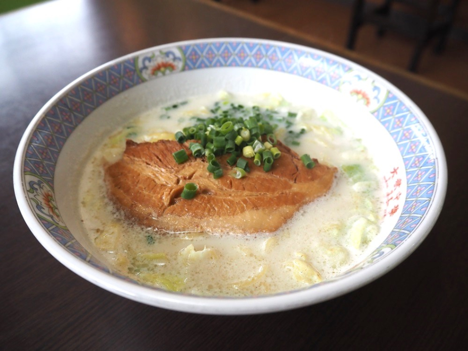 大衆中華ホサナのホワイトガウラーメン