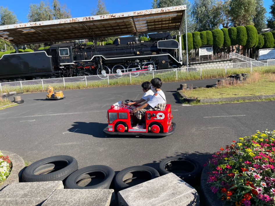 ユーカリ交通公園の消防車型バッテリーカー