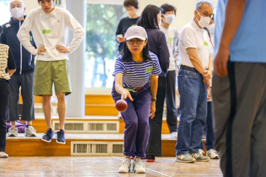「市川BBSの会」初めてのボッチャを楽しむ参加者