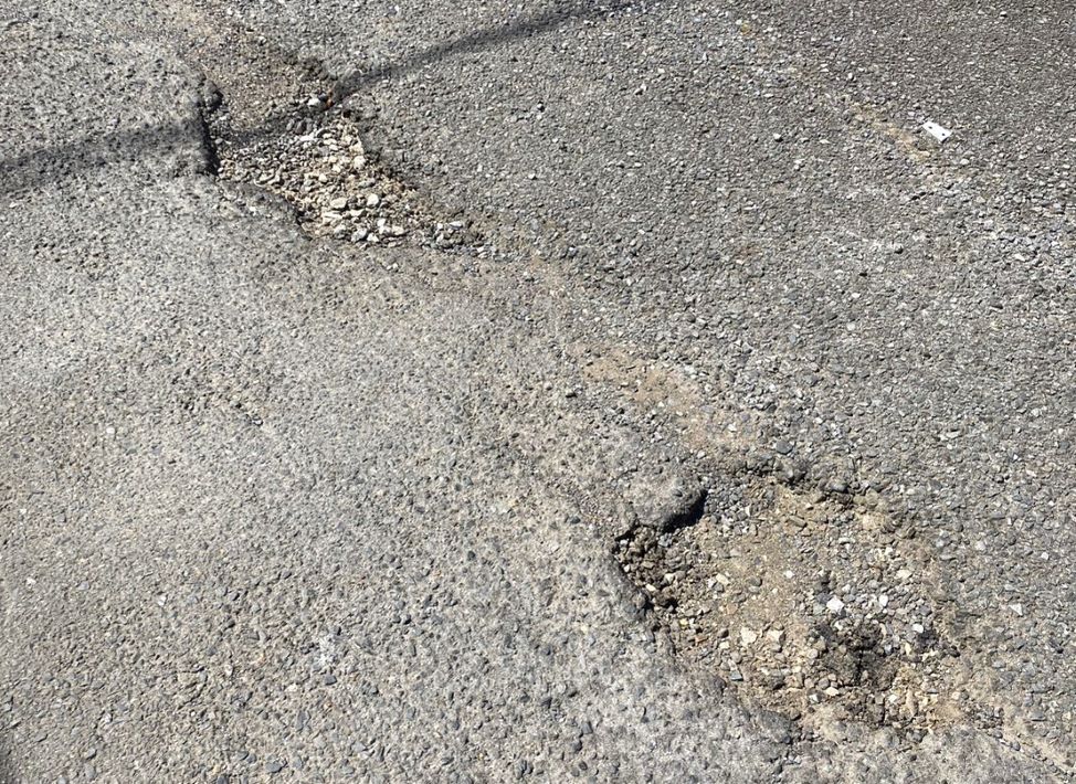 船橋市通報システム 道路通報例:舗装のはがれ