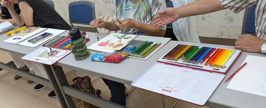 色鉛筆画サークル「すみれの会」 道具も描画テーマも自由です