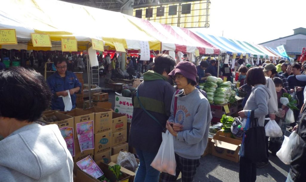 第28回松戸市南部市場祭　多くの人でにぎわう「南部市場祭」（2018年の様子）