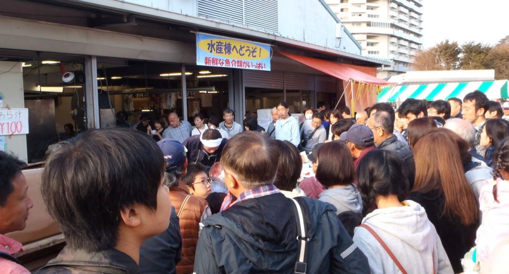 第28回松戸市南部市場祭　多くの人でにぎわう「南部市場祭」（2018年の様子）