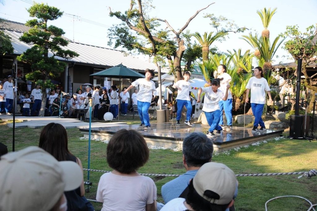 【市川市】アートなお寺「泉山安国院」で1日を♪第3回寺庭マルシェ 11月30日開催