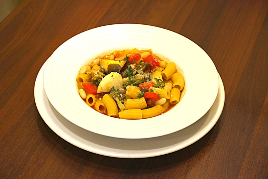 イタリア食堂イルソーレビバーチェ「ミネストローネのスープパスタ」