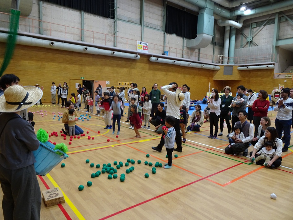 笑顔あふれる「ようこそ守谷へ」先輩市民による転入者歓迎会【茨城県守谷市】