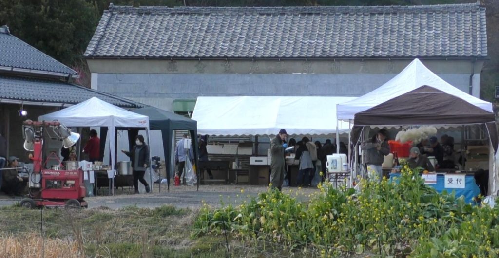 君津市郡地区の「どんど焼き」 地域のおまつりとしてにぎわいを見せます