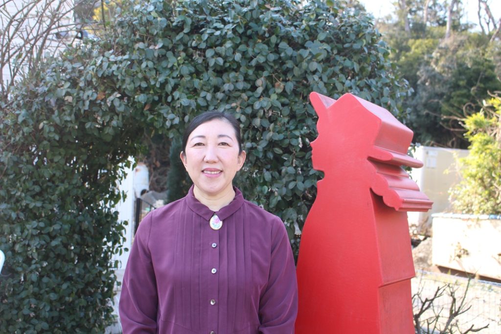 【市川市】緑の借景と庭が一体化!ジョージアン様式の邸宅
