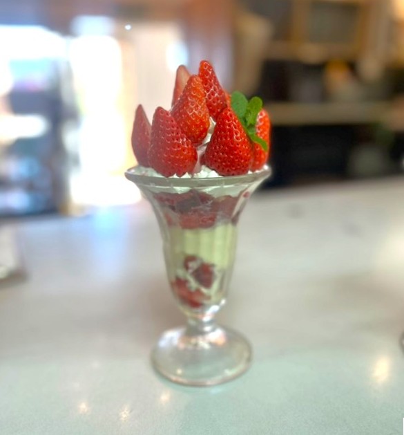 いちごやさんのカフェテラスひらおか いちごパフェ