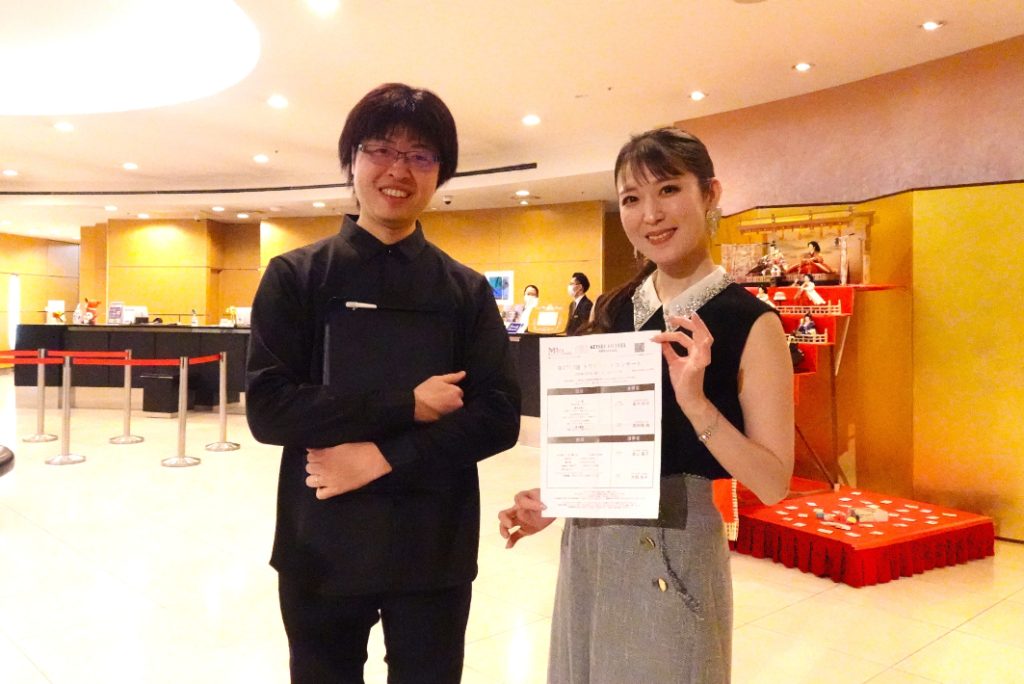 音楽プロデューサー兼ピアノの高知尾純さんとヴォーカルの薮内彩奈さん