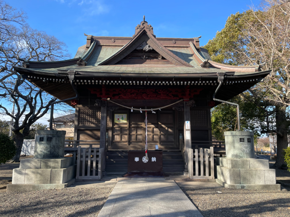 「吾妻神社」日本武尊一行が疲れを癒したと言う池の伝説も残ります