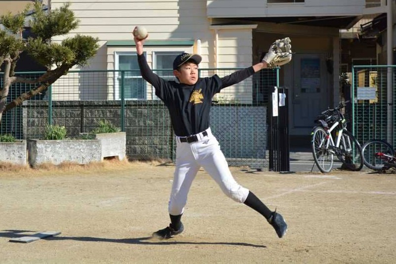 エースの吉田龍之介君。「全国大会でも一つでも多く三振を取りたいです」