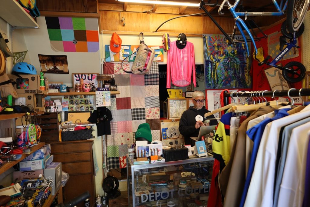 ボーダーレスな何でも屋・湊誠也さん(市川市在住)自転車屋店主×イベント企画×ラジオDJ、多彩な活動の原動力とは?
