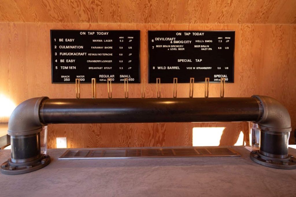 BEER BRAIN BREWERY タップルームでは常時10種類のビールが楽しめる