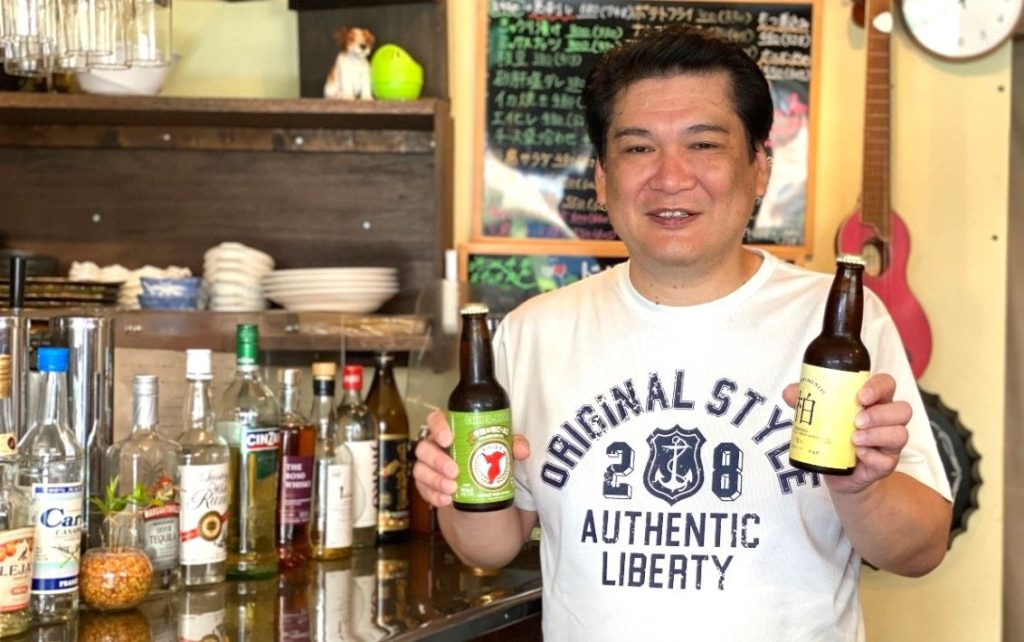 柏ブルワリー オーナーの梅崎さん。店内飲食も可