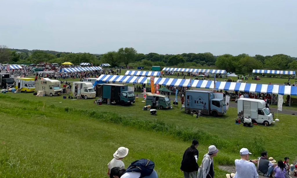 「こども天国」河川敷にあそび場がいっぱいに