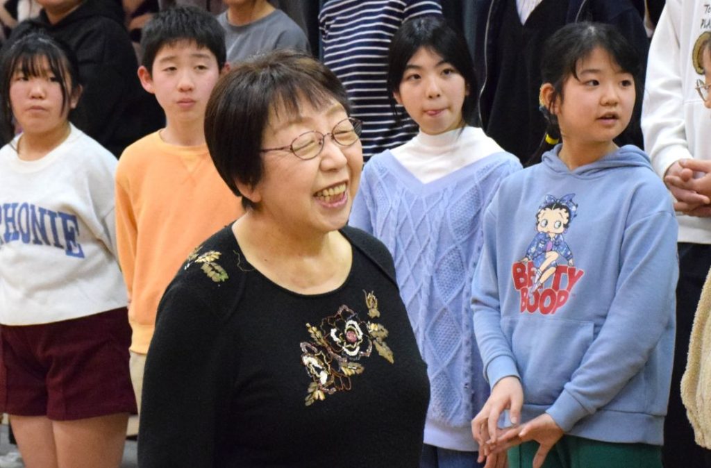 八千代少年少女合唱団 厳しくも温かい指導をする長岡利香子さん