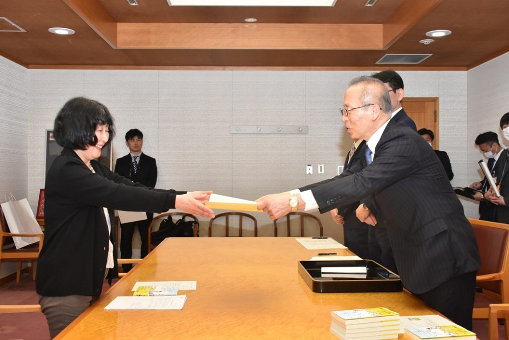 NPO法人ピュア代表藤田敦子さん(船橋市在住)「折れない心を育てるいのちの授業」を開催