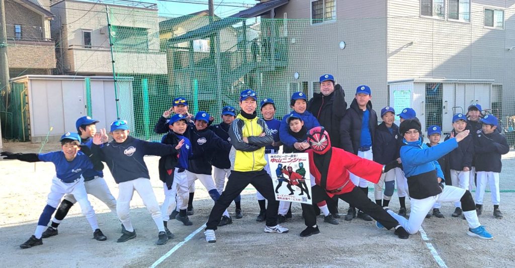 街おこしヒーロープロデューサー山岡英さん 小栗原ソフトボールクラブ卒団式で