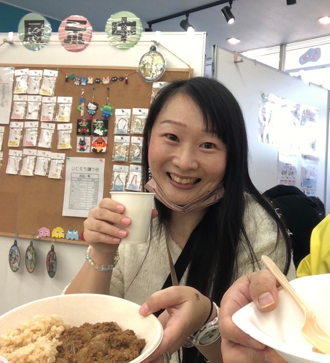 笑顔と出会いを結ぶ人！鎌ケ谷で「お結び」活動に励む大山美由樹さん【鎌ケ谷市】