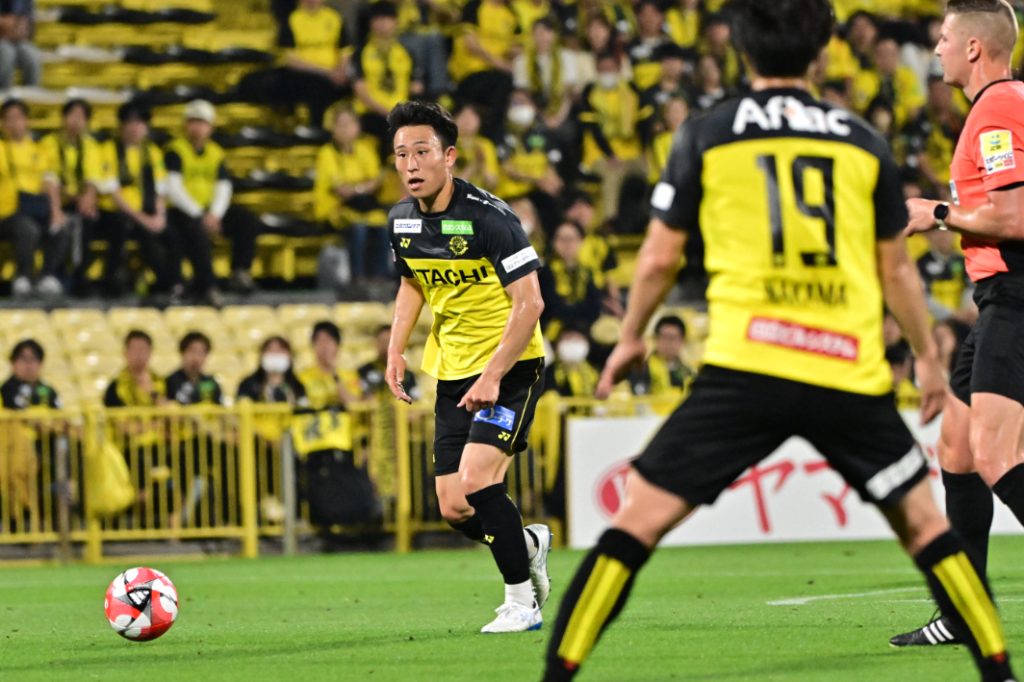 39.中川敦瑛（のぶてる）選手（MF）