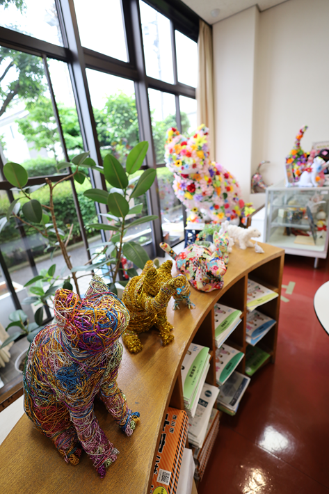 【市川市】若宮公民館で待ってるニャー! マークン・ネコガスキーさん作 巨大猫「市川ハニャコ」