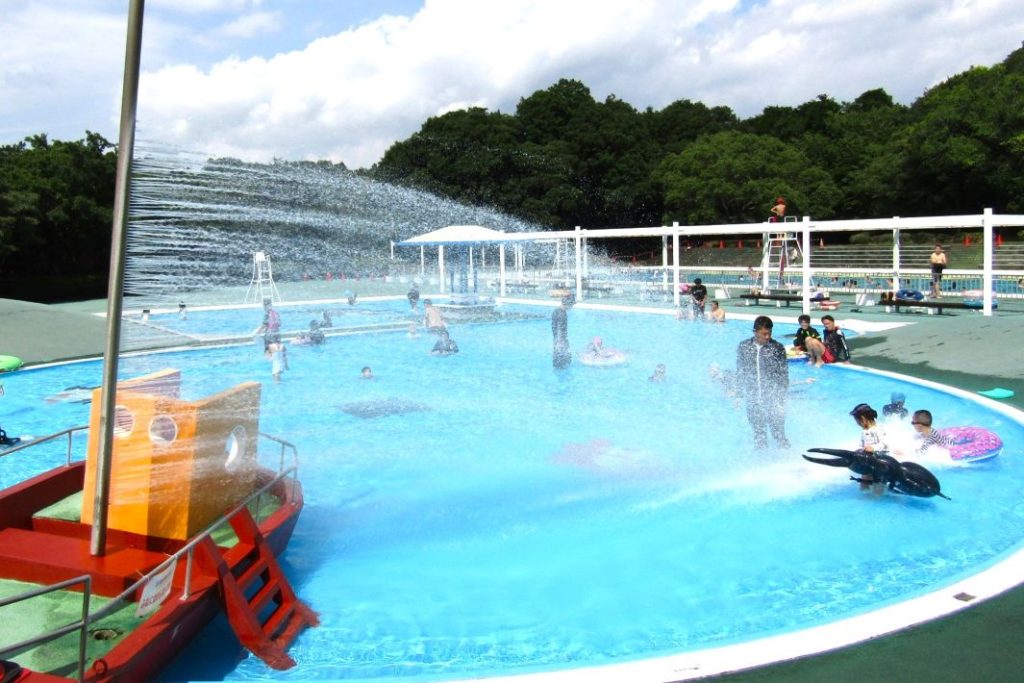 岩名運動公園プール