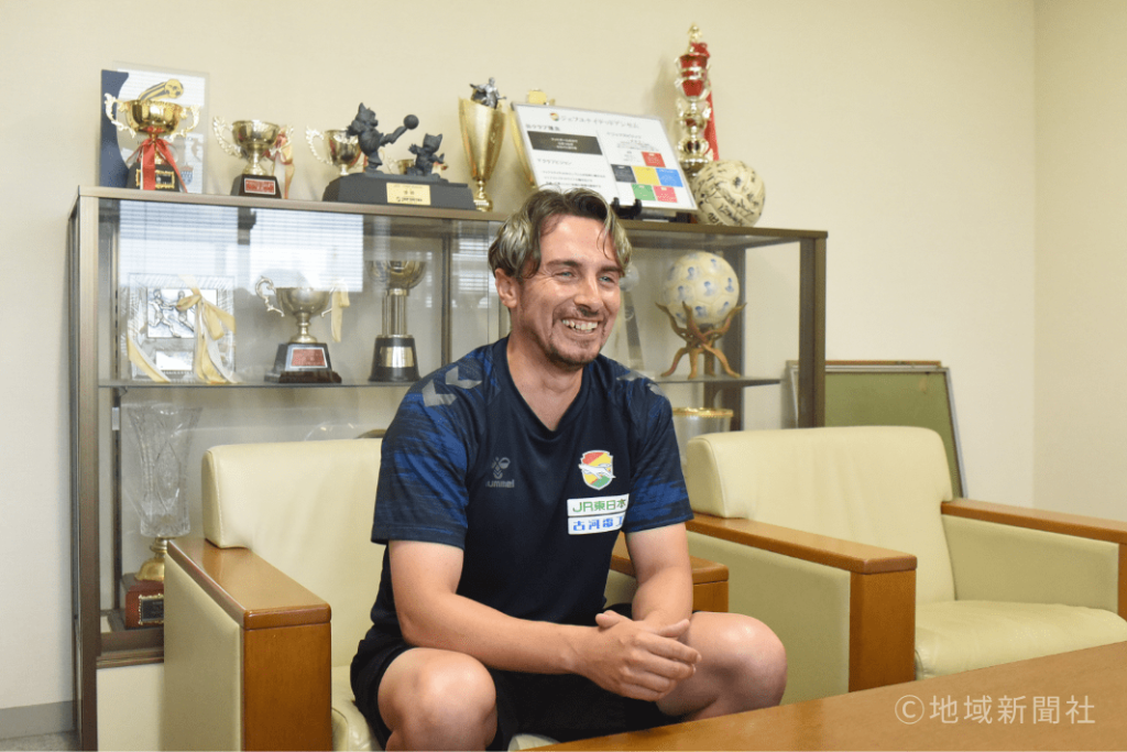 ジェフを支える人 通訳・ファブリシオさん 言葉を訳すだけの仕事ではないから