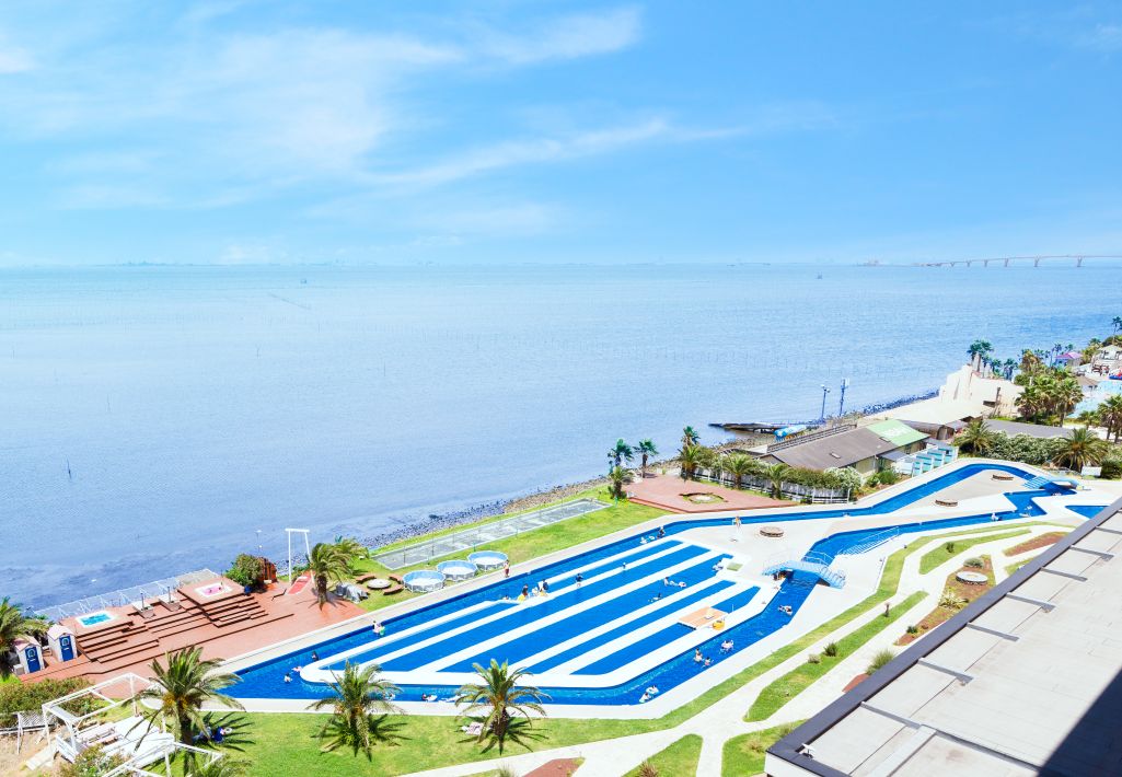 龍宮城スパホテル三日月 目の前に広がるのは東京湾の海景色。贅沢なロケーションに気分が上がります
