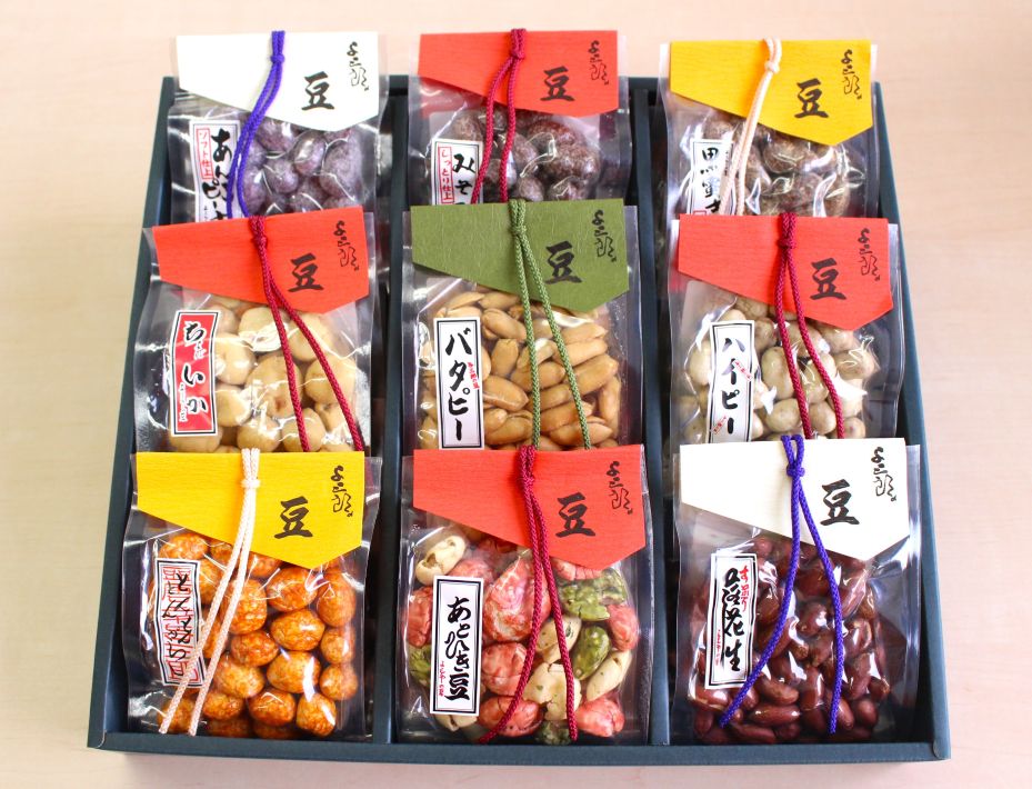 ちいきの逸品落花生ギフト 豆じまんJセット 4,212円(あとひき豆、素煎り落花生、とんとんとんがらし、ちょぼいか、バタピー、ハイピー、黒蜜きなこ、あんこピーナツ、みそ落花)