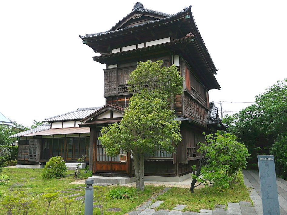 国登録有形文化財 昭和学院創立記念館