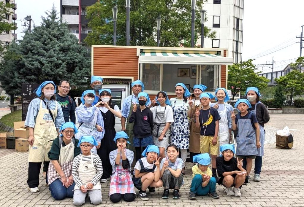 地域交流食堂「青空えんてらす」ボランティアの仲間たち