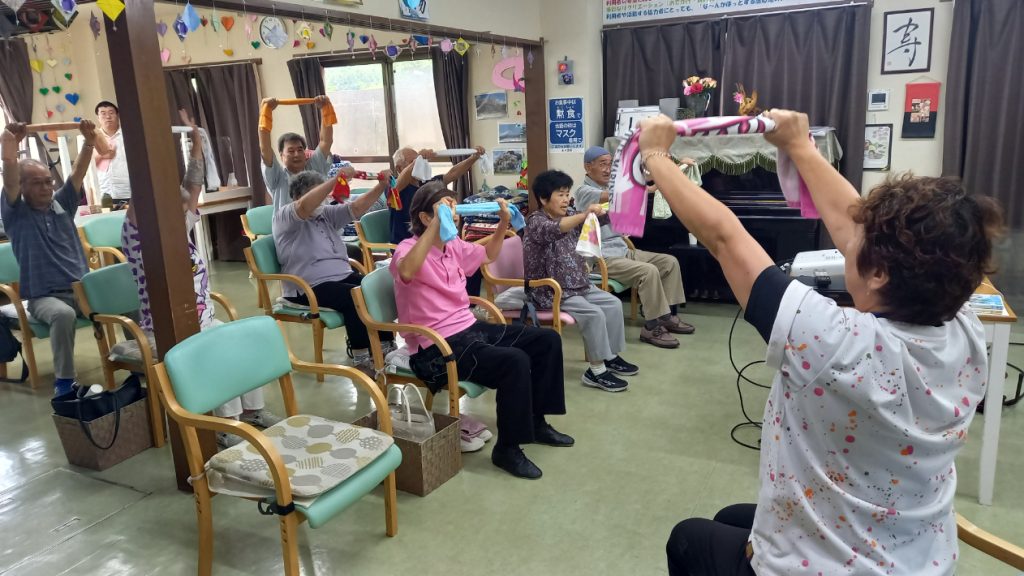 タオルを使ったストレッチも