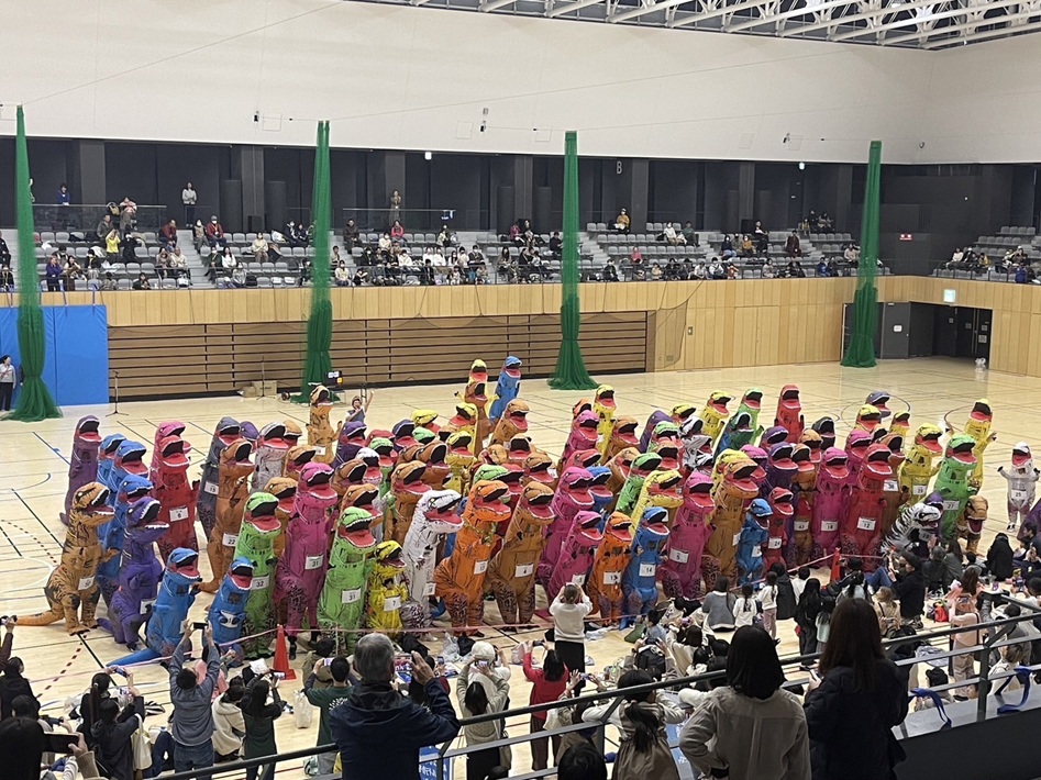 前回2023年は屋内で開催