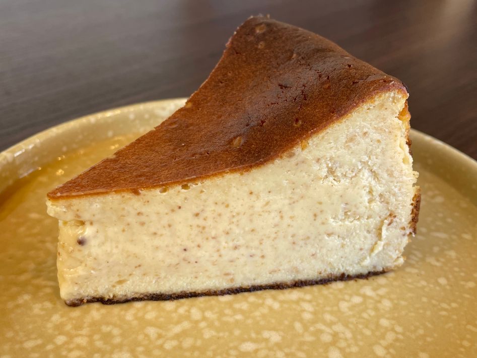 千葉県産ピーナッツのバスクチーズケーキ 2,500円