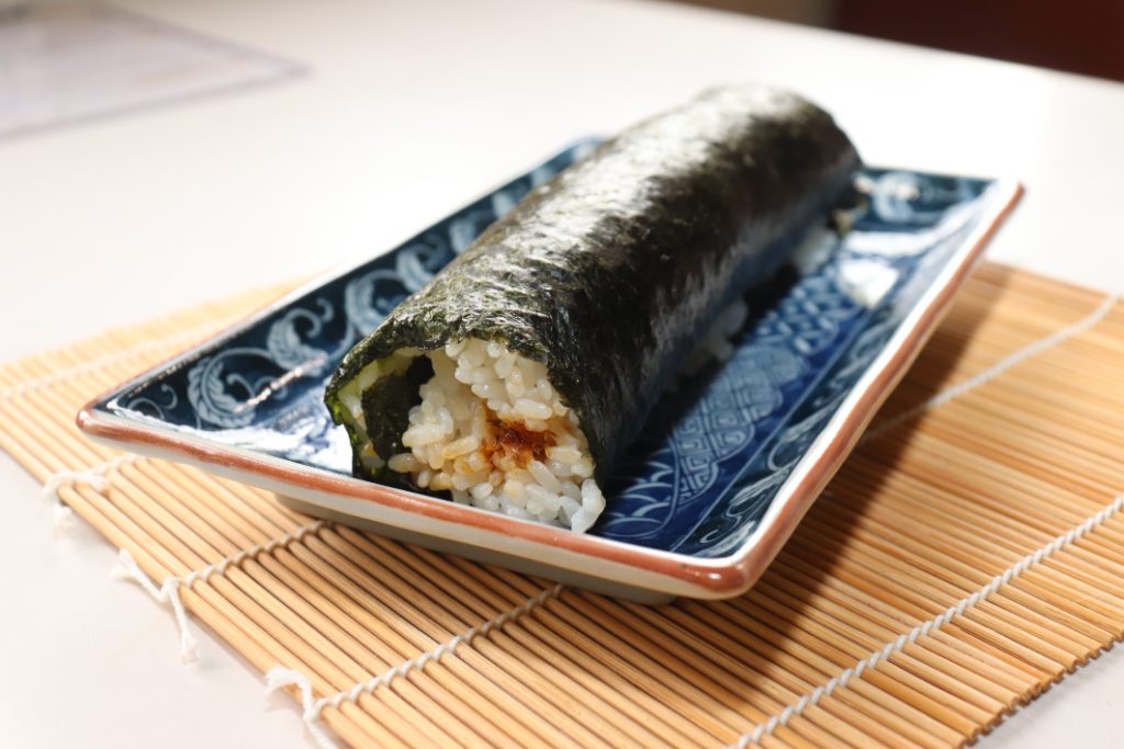 「鉄砲巻き」すし飯ではなくご飯を使っているのでおにぎり感覚