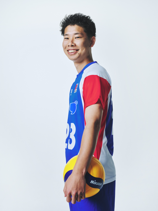 千葉ドット セッターは試合のキーマン! 沖縄生まれのまぶしい笑顔、柿沼大貴選手
