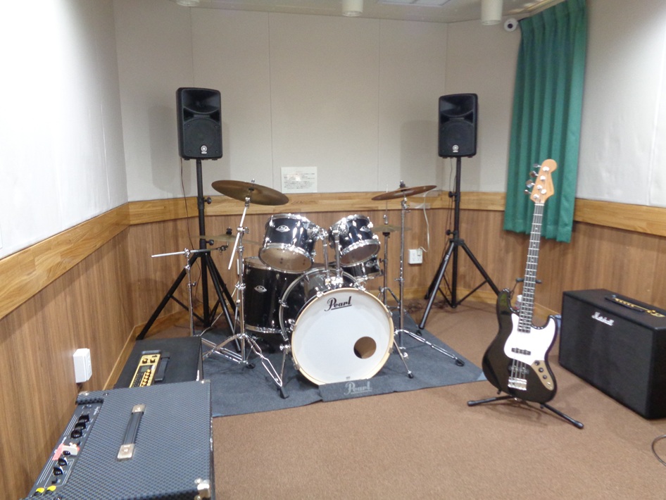 青少年プラザの音楽スタジオ