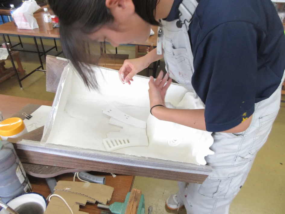 宮澤さんの制作風景