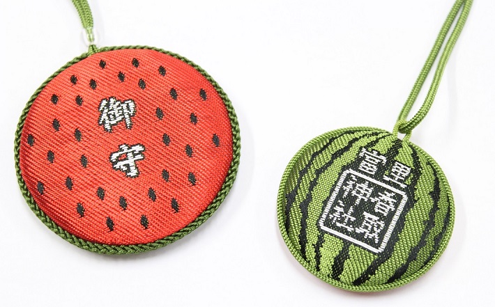 香取神社のスイカのお守り