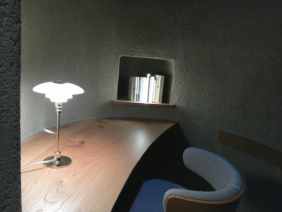 地中に潜り込んで本と出合う 知を蓄え想像力を養う「地中図書館」